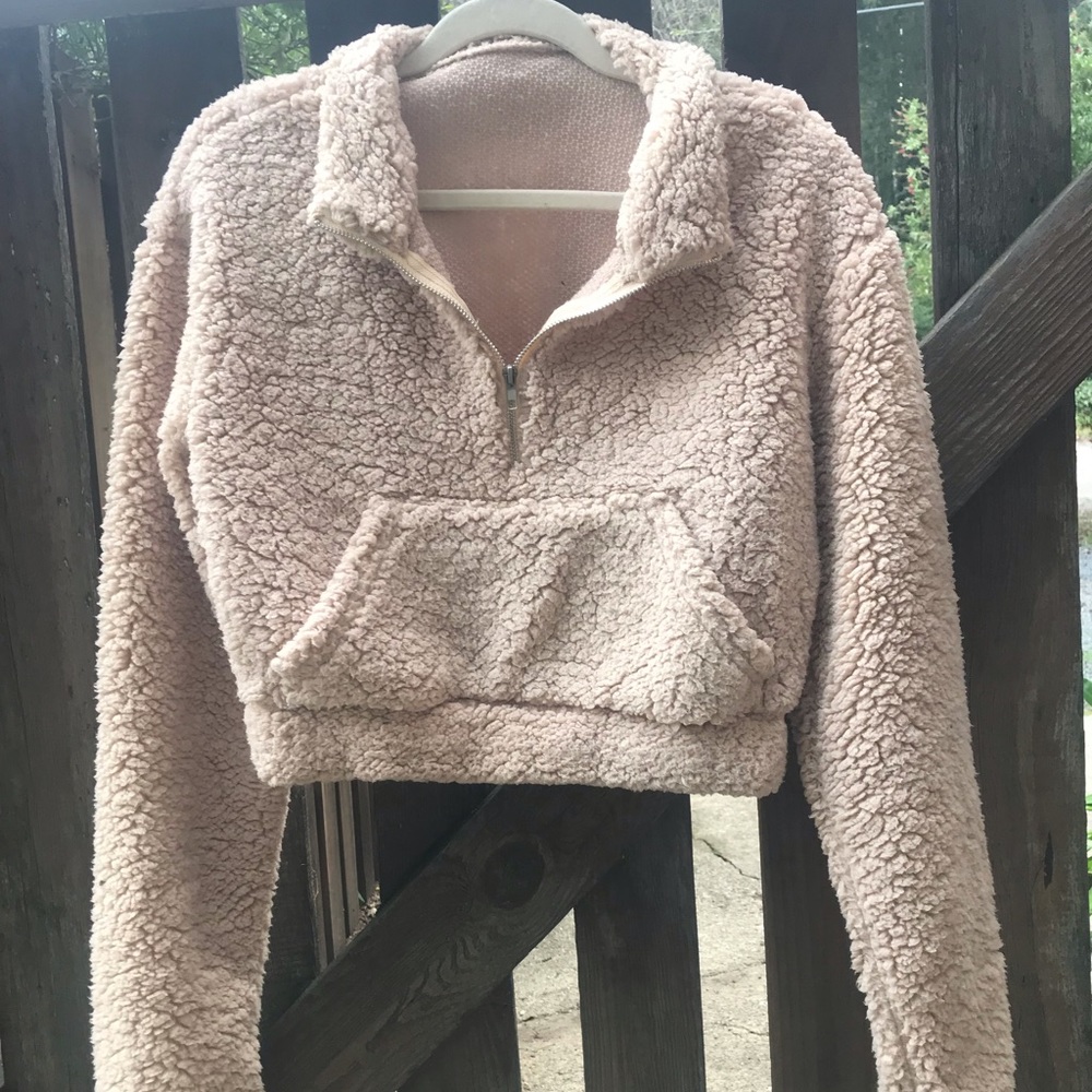 ZAFUL Faux Fur Crop Pullover w/ Front Pocket / Light Khaki